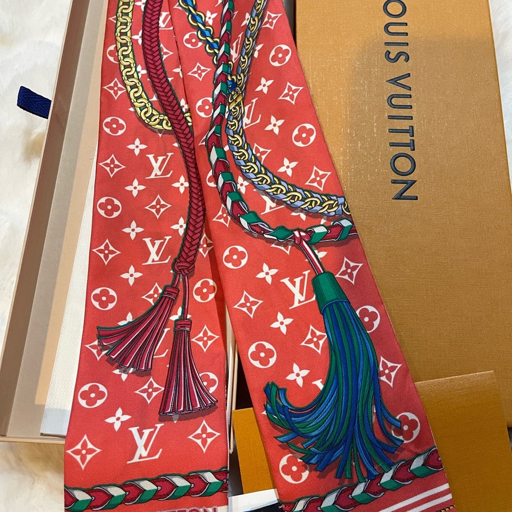 Louis Vuitton Mix and Straps Bandeau with Box and Receipt. Date Code - M77699